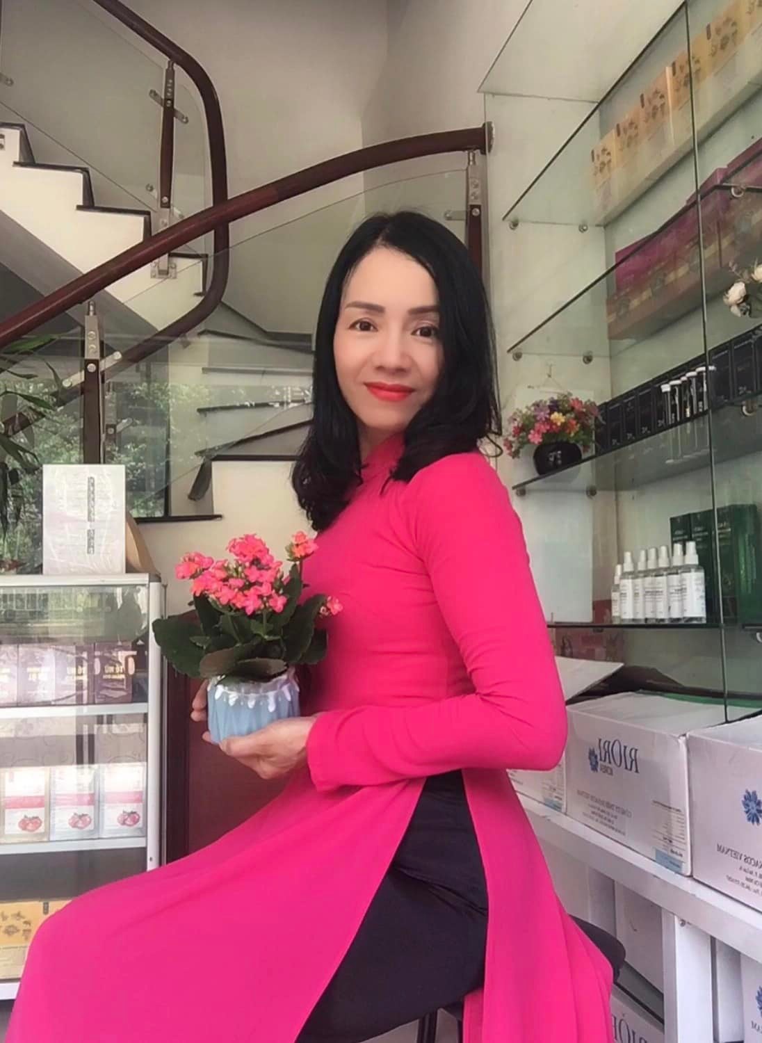 Hồ Hải Duyên Thu Hiền Riori