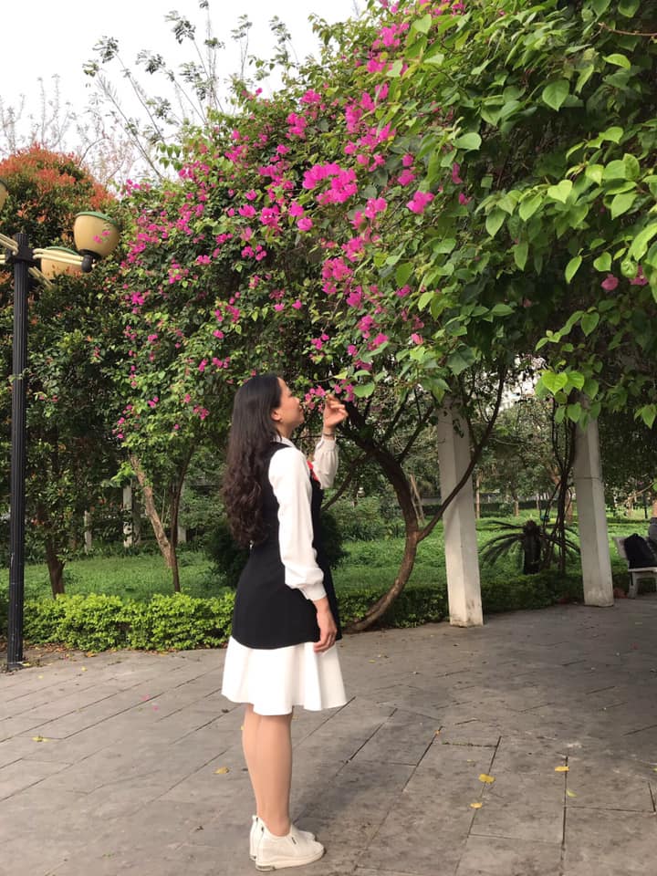 Đôi giày cô Thu Hiếu