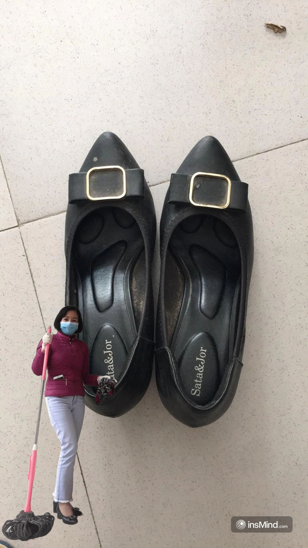 Khăn lau giày Thu Hiền và Hải Duyên
