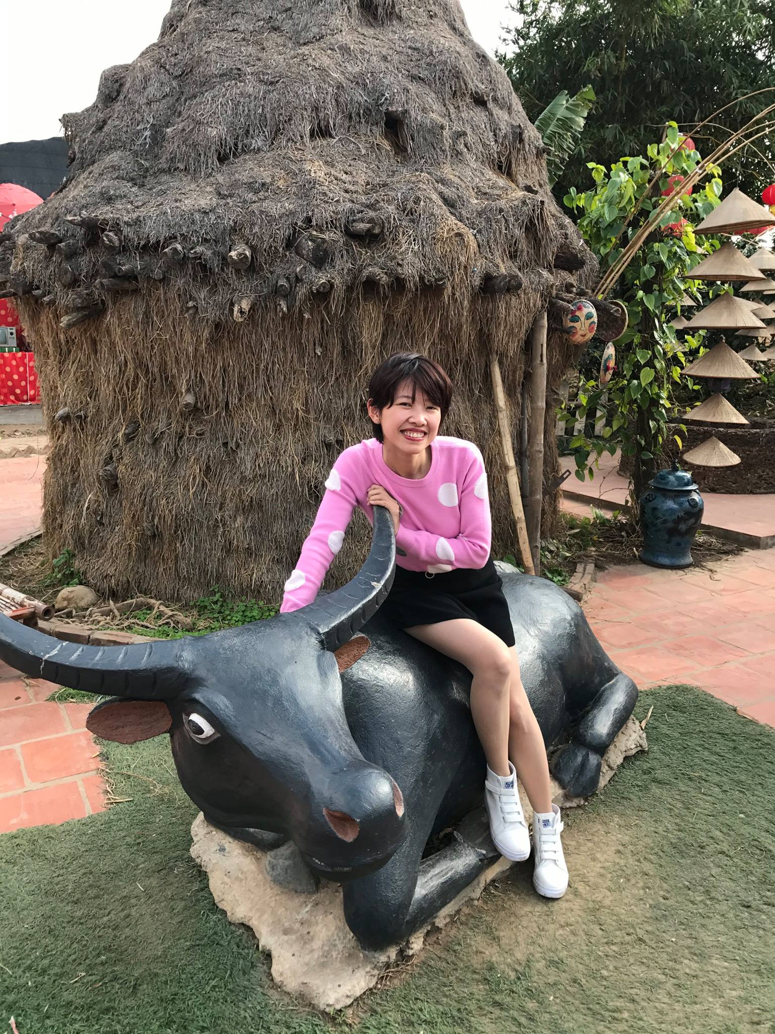 Đôi giày cô Thu Hiếu
