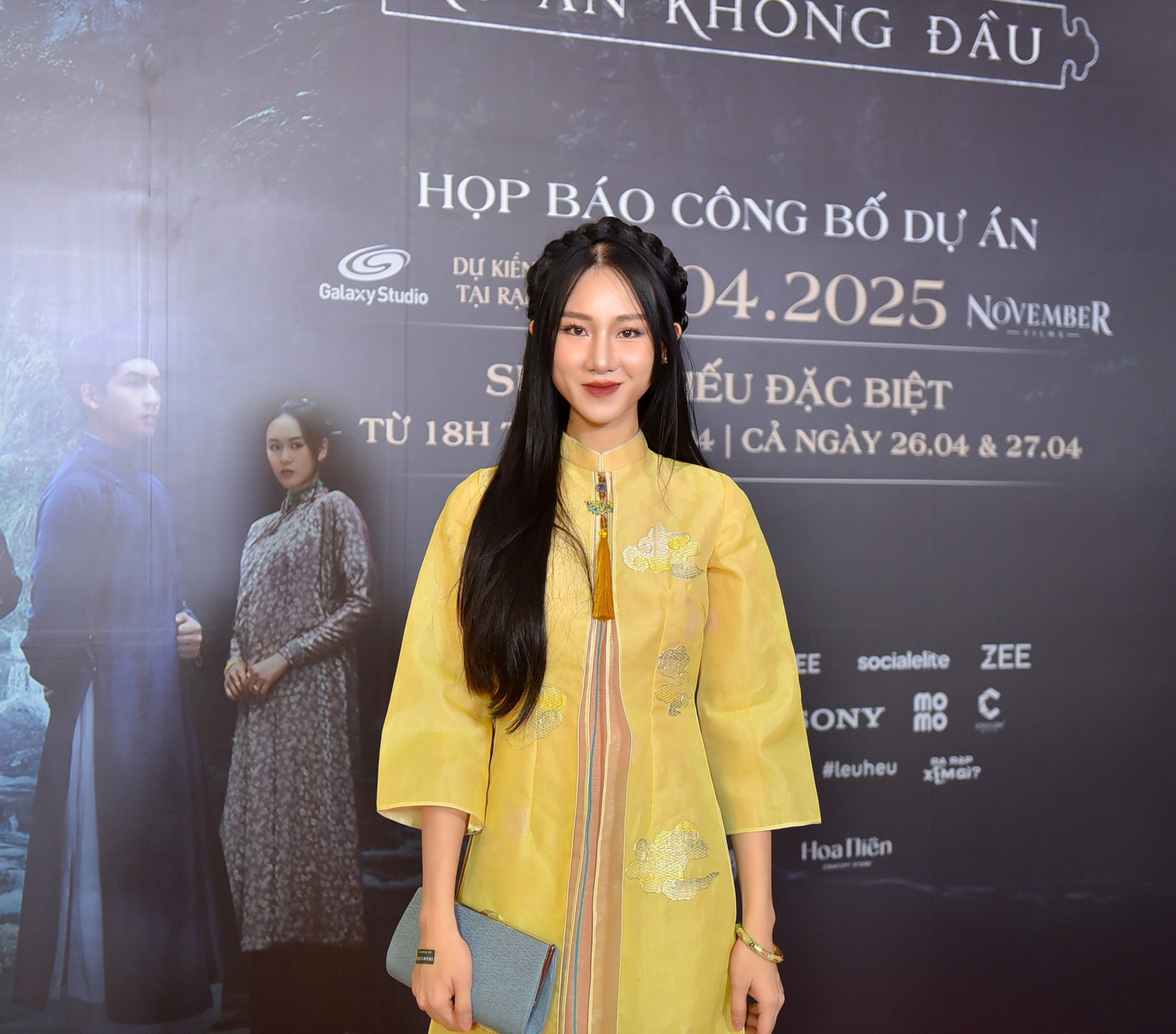 Đôi giày của chị Lan Anh (Yuki) - Roi da của chị Hương Quỳnh
