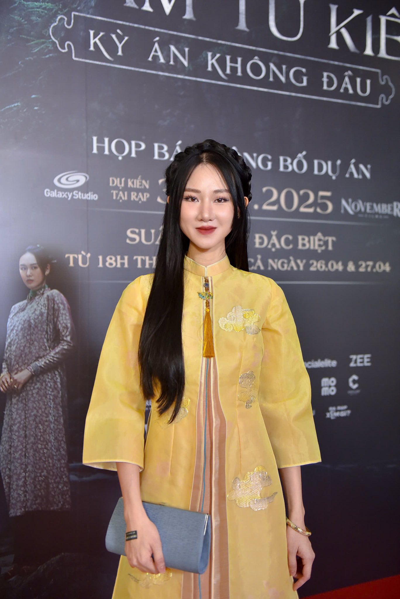 Đôi giày của chị Lan Anh (Yuki) - Roi da của chị Hương Quỳnh