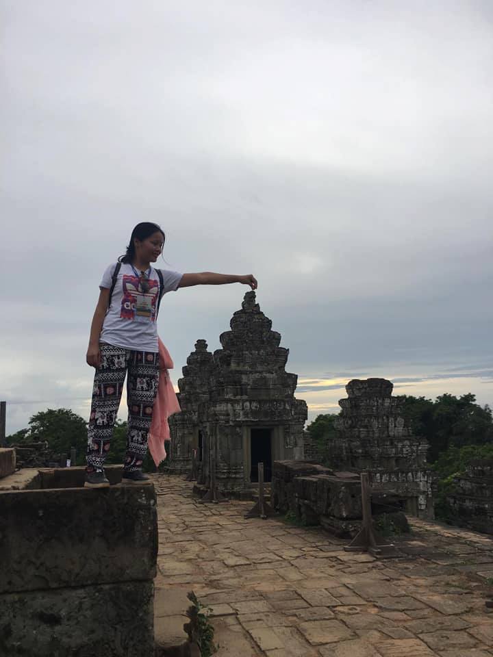 Đôi giày cô Hồ Hải Duyên