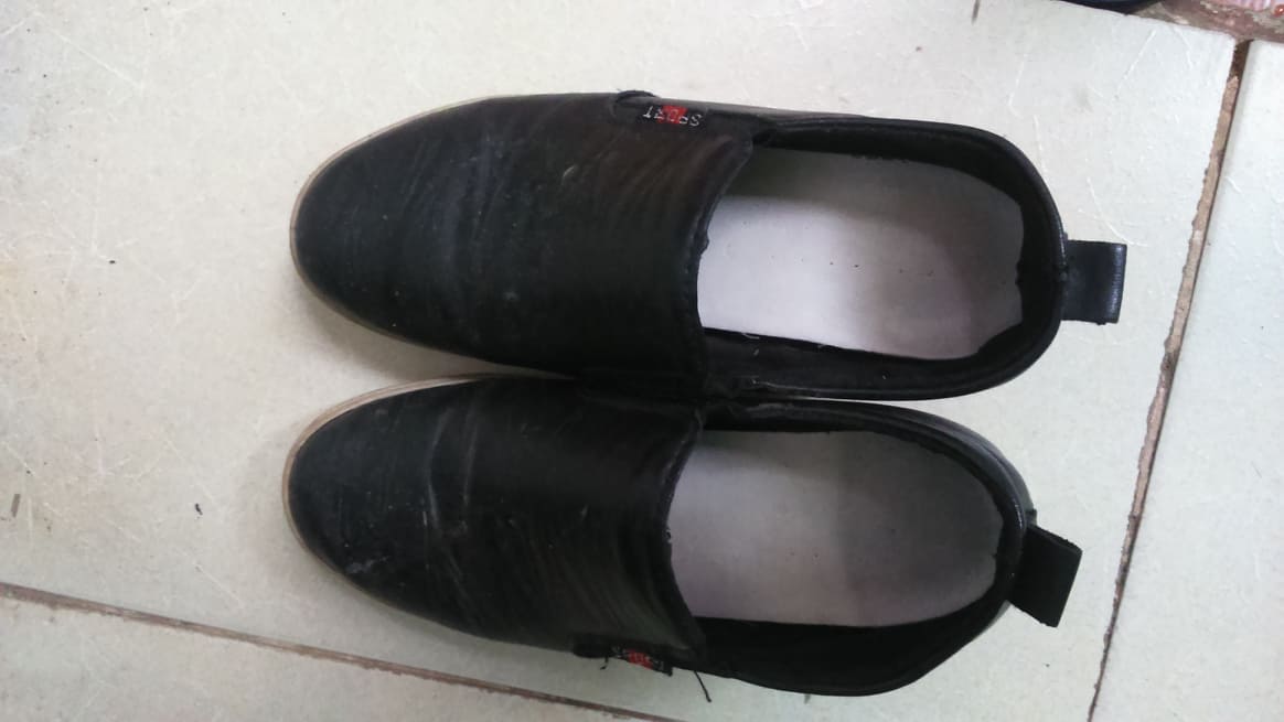 Đôi giày cô Hồ Hải Duyên