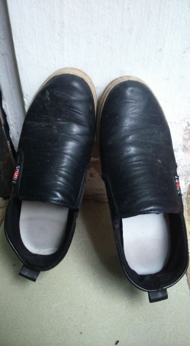 Đôi giày cô Hồ Hải Duyên