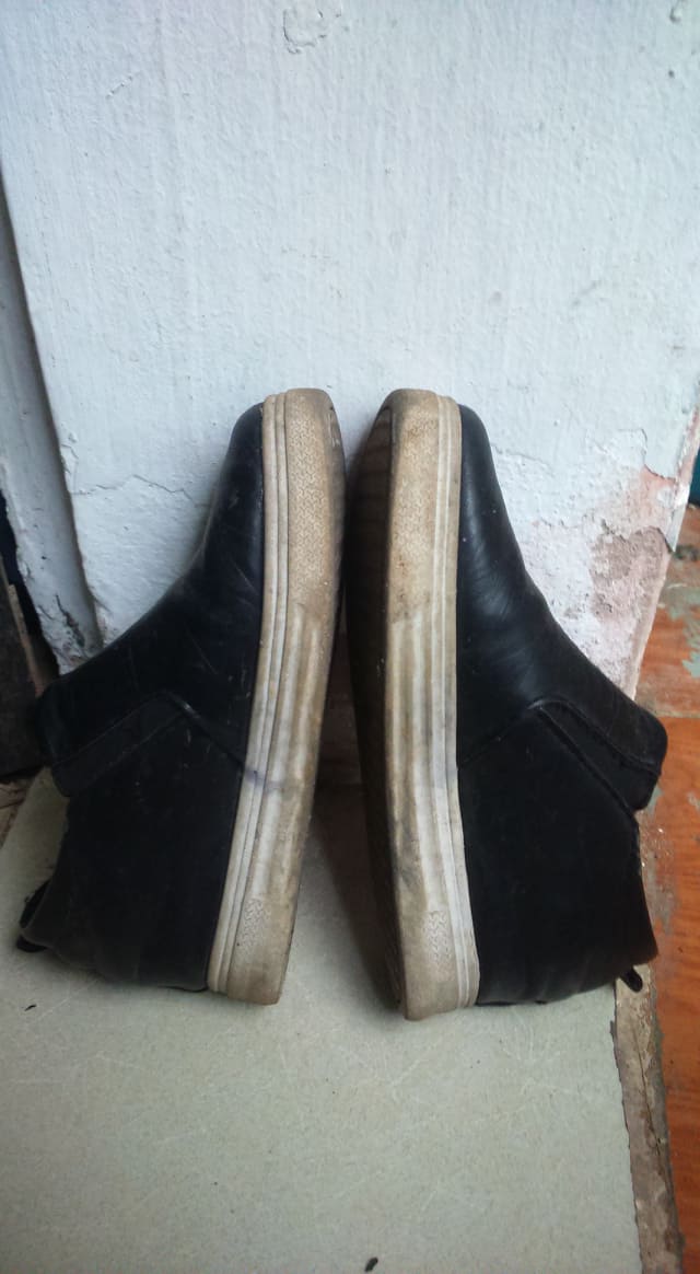 Đôi giày cô Hồ Hải Duyên