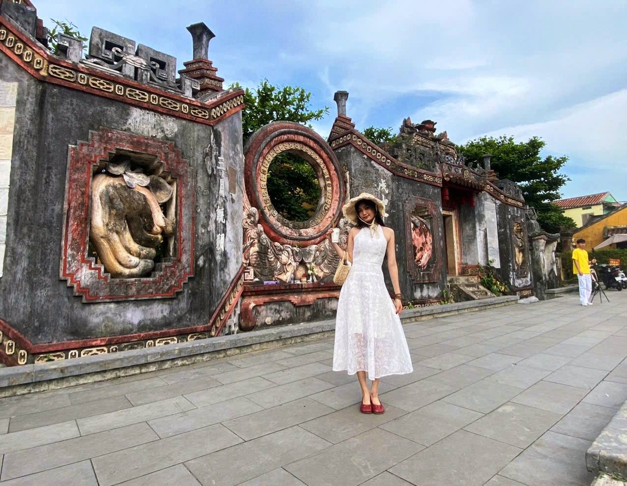 Đôi giày chị Phương Anh  (Annie)