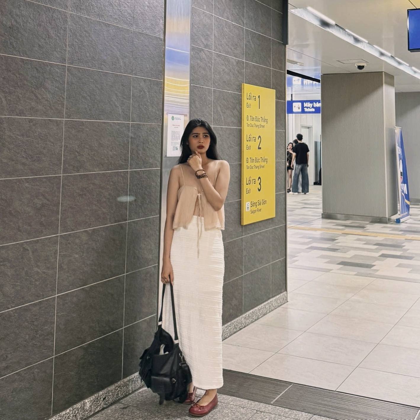 Đôi giày chị Phương Anh  (Annie)
